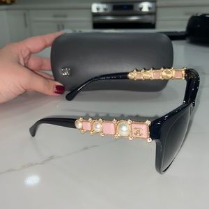 Beautiful Chanel polarize sunglasses